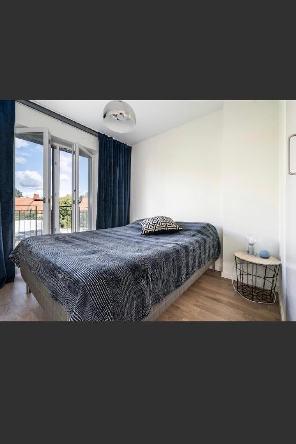 Central Apartment 5Min Drive To The Airport. Stoccolma Esterno foto