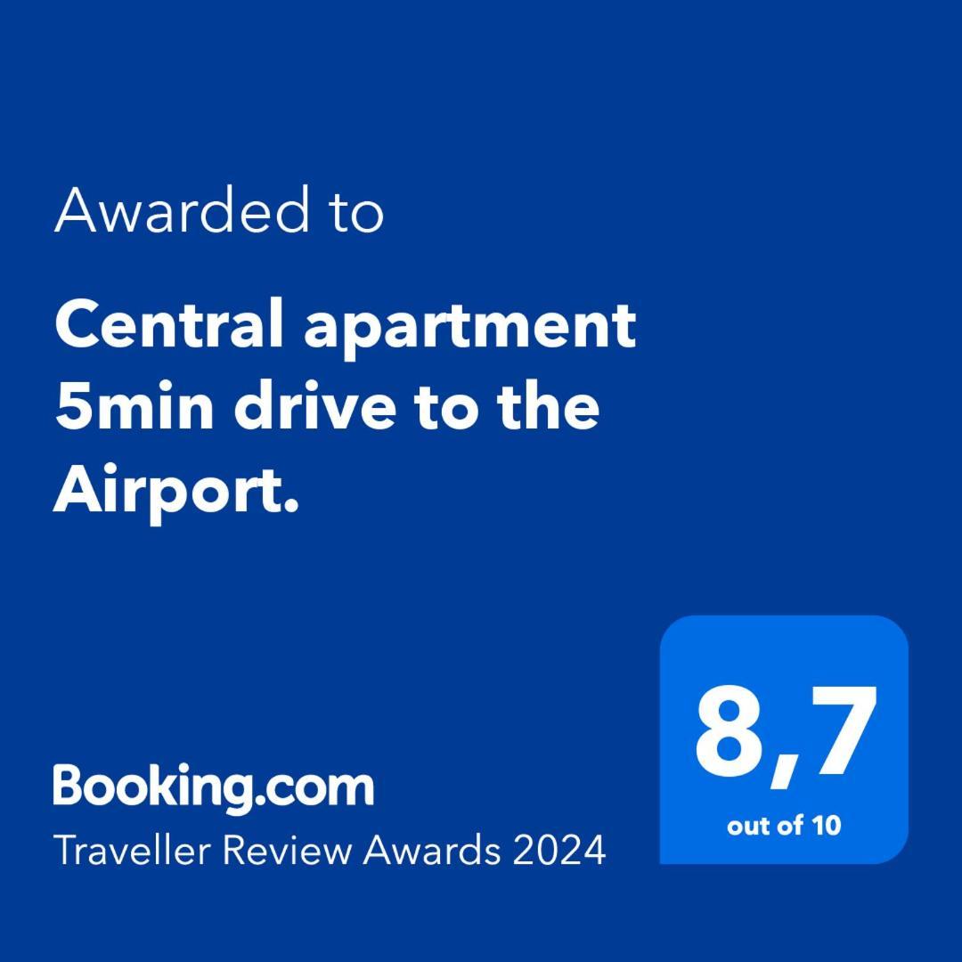 Central Apartment 5Min Drive To The Airport. Stoccolma Esterno foto